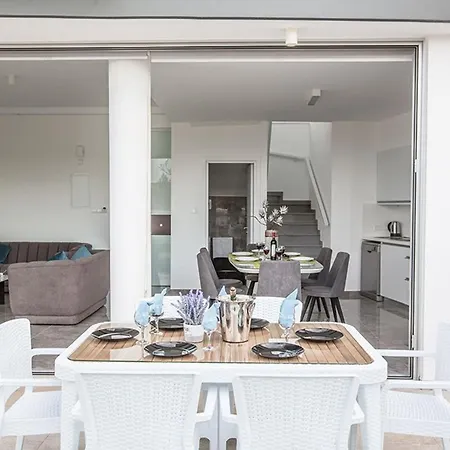 Olive Gold, Luxury And Brand New 2bdr With Private Pool Villa *